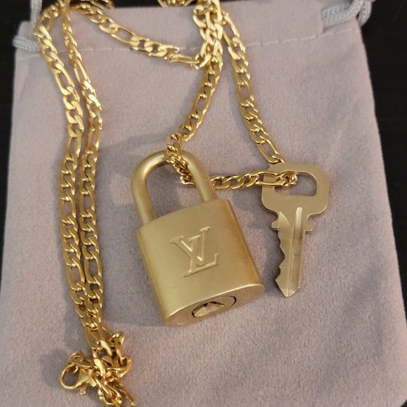 Louis Vuitton Handbags - Louis Vuitton (LV) Lock and Key with Chain #306